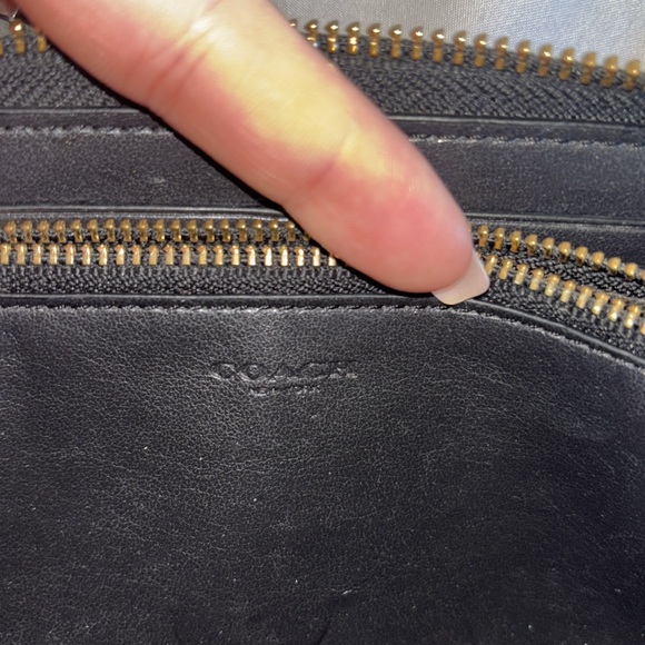 Black & Gold coach wallet - Picture 4 of 5
